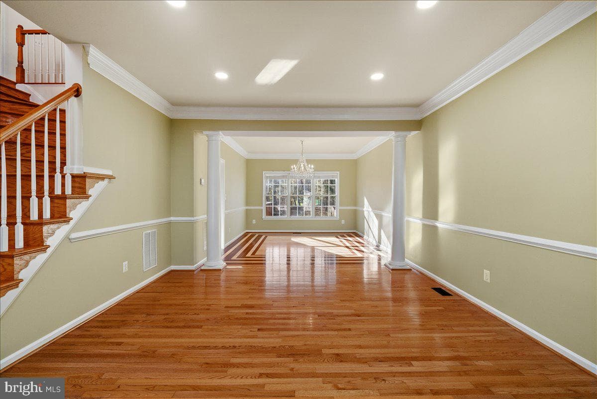 25413 Bradshaw Drive photo 3