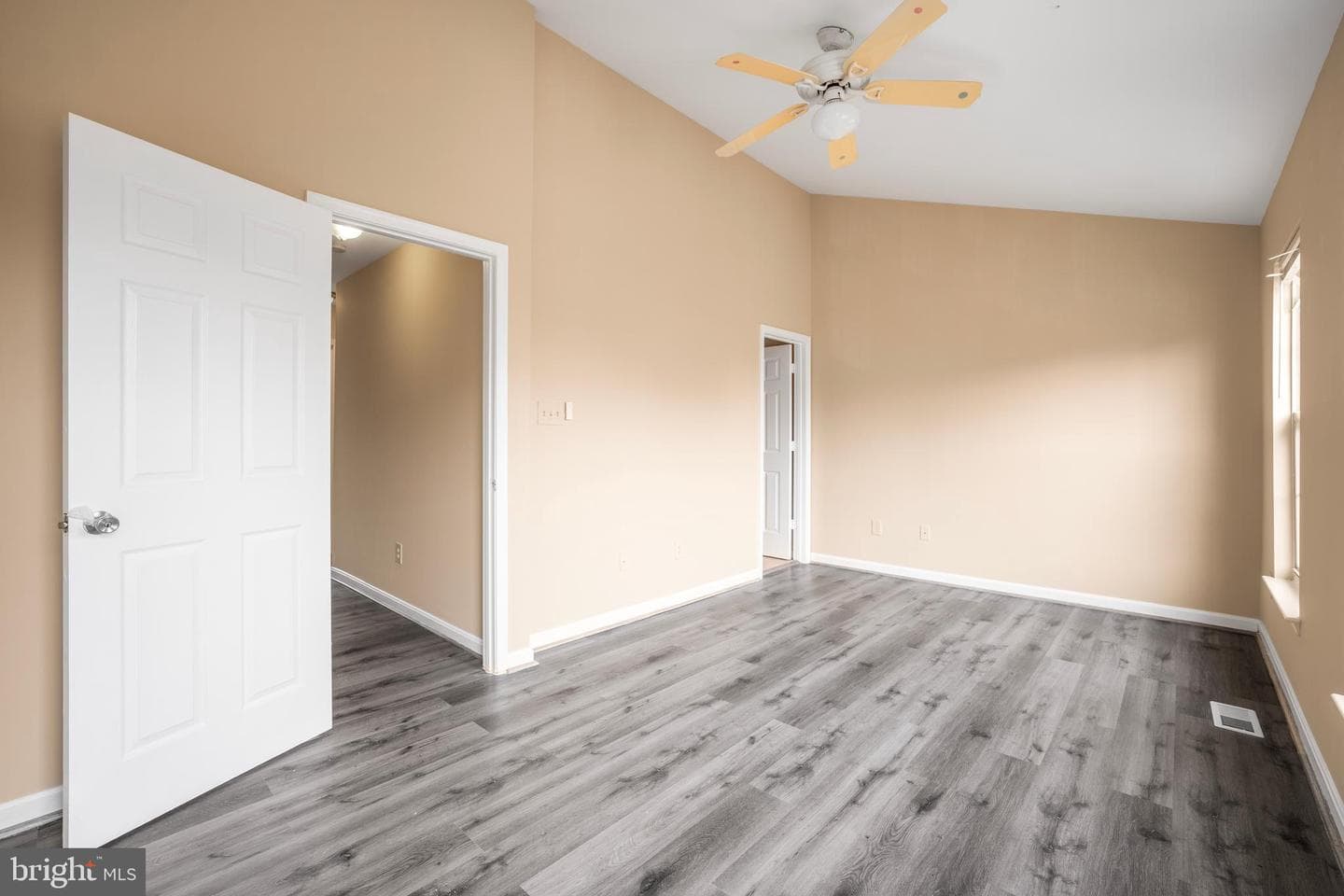 22078 Manning Square photo 15