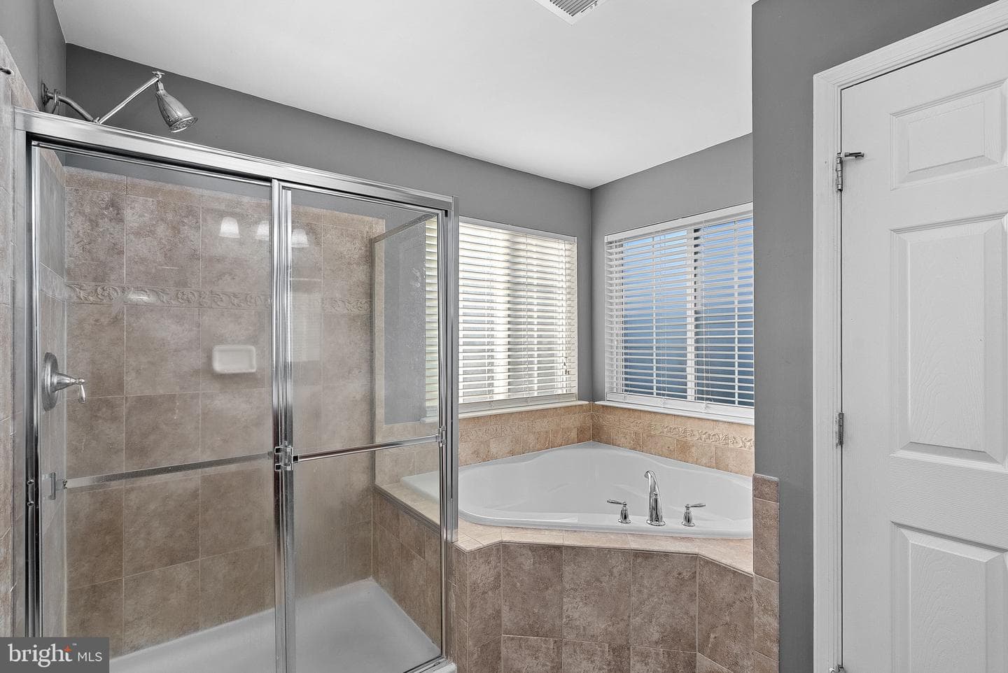 809 Devonshire Circle photo 22