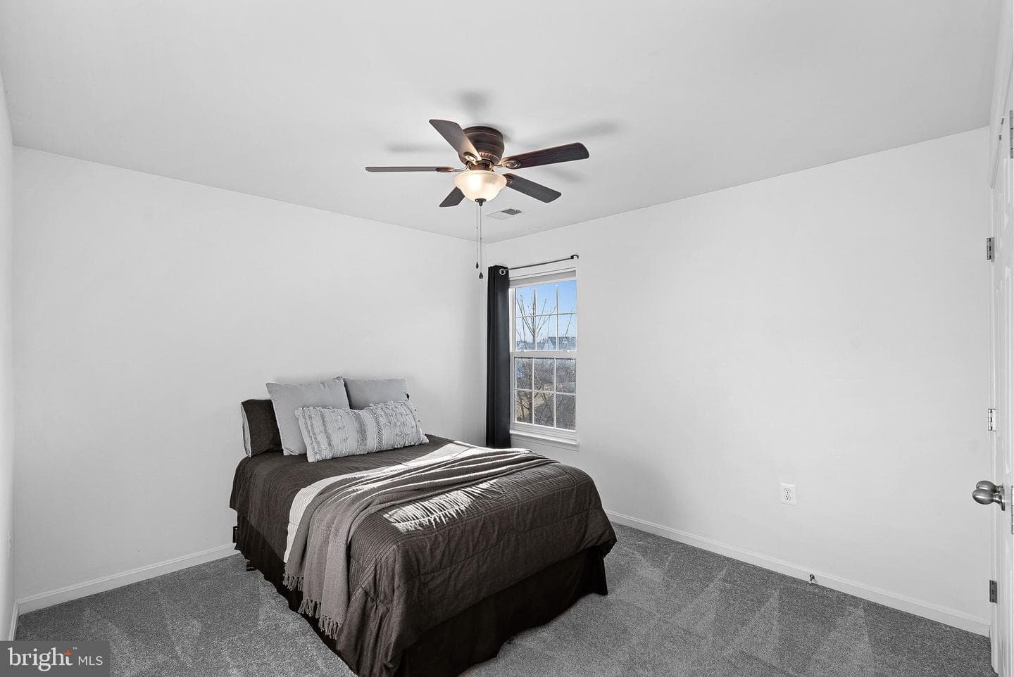 809 Devonshire Circle photo 26