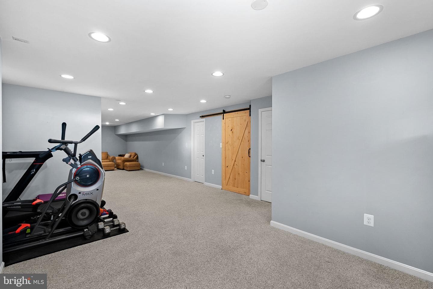 809 Devonshire Circle photo 29