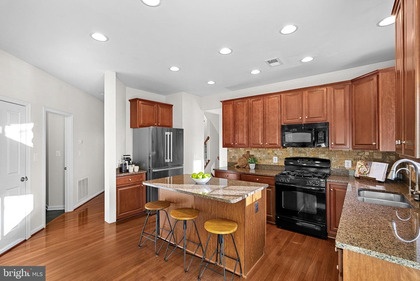 809 Devonshire Circle photo 9