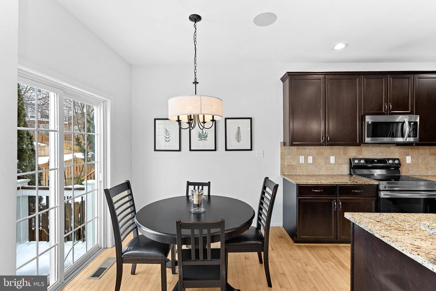 303 Dublin Square photo 14