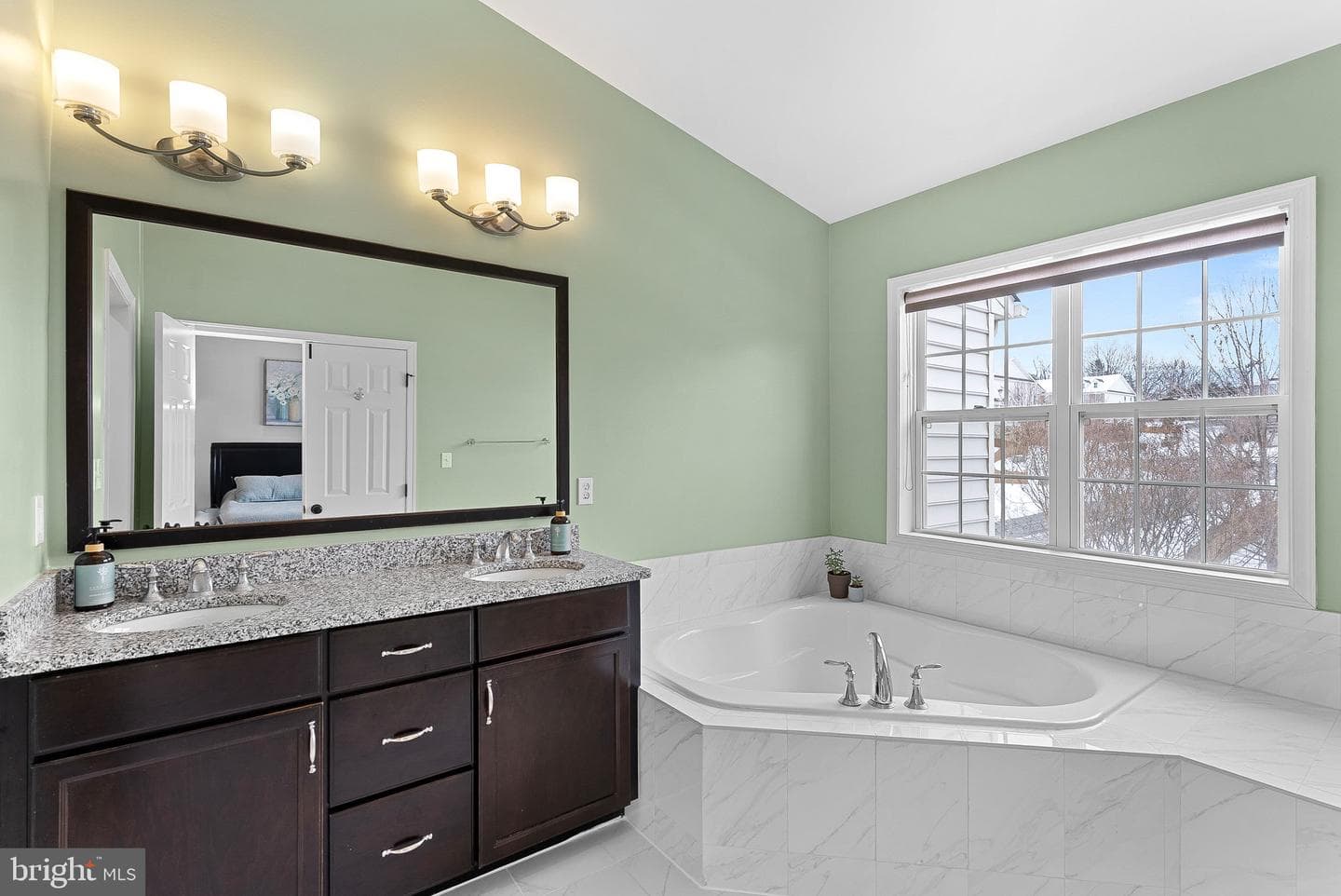 303 Dublin Square photo 19