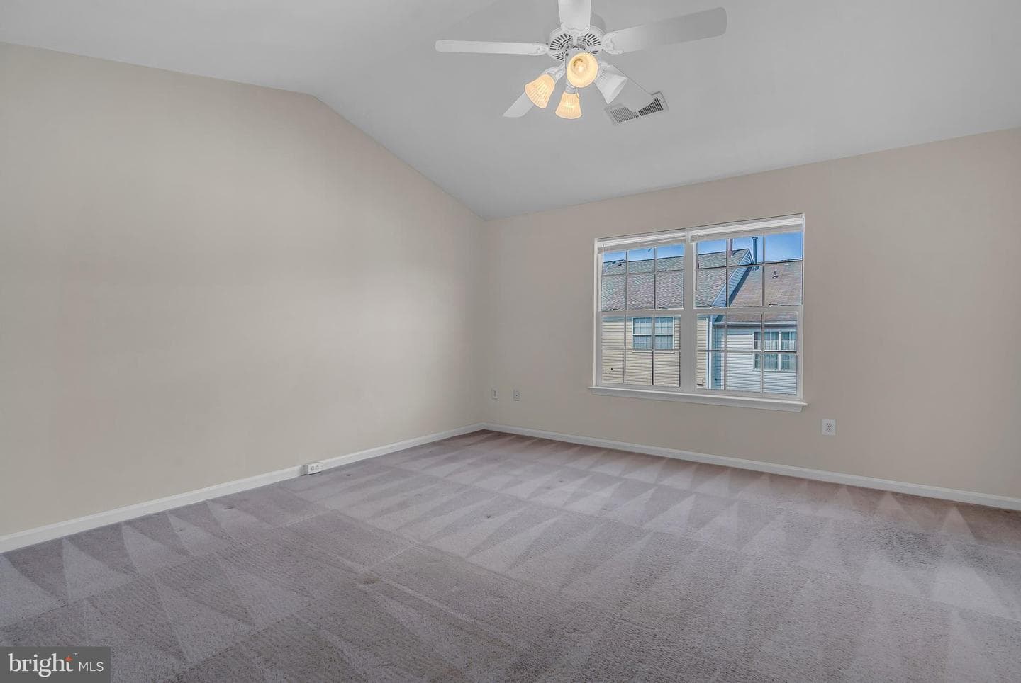 47392 Victoria Falls Square photo 15
