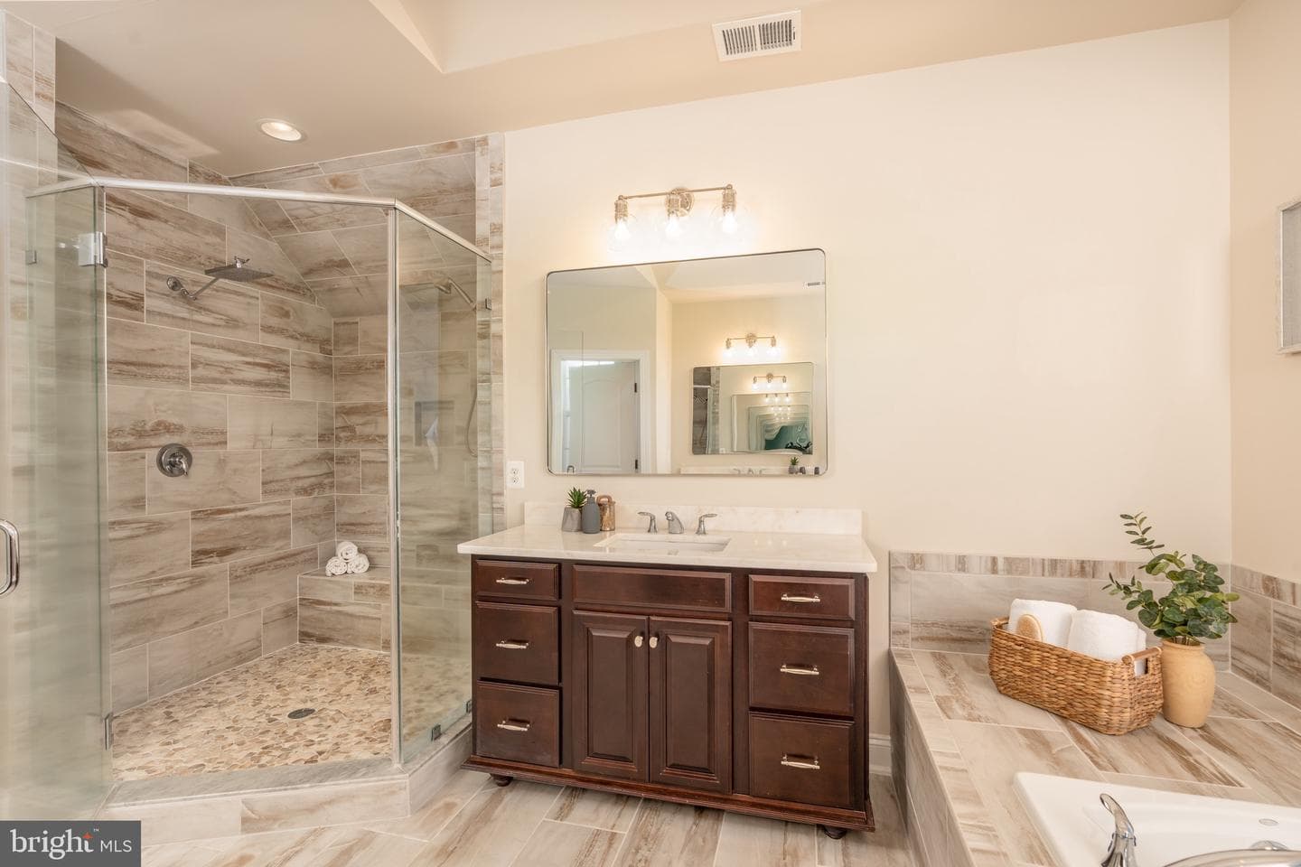 15731 Elsie Virginia Place photo 35
