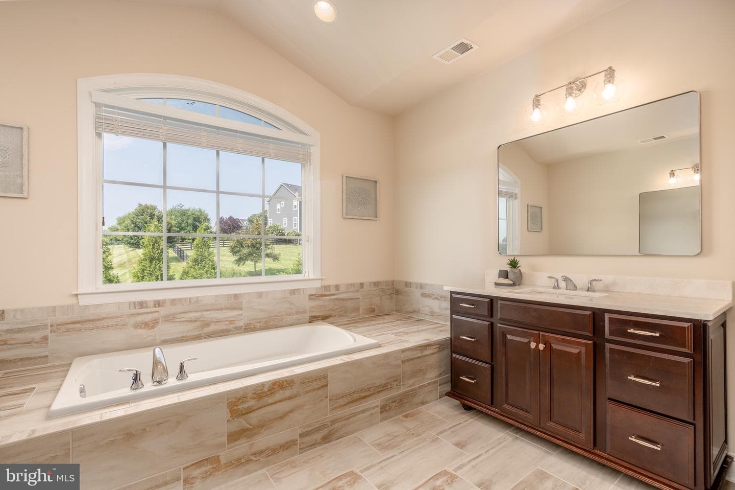 15731 Elsie Virginia Place photo 37