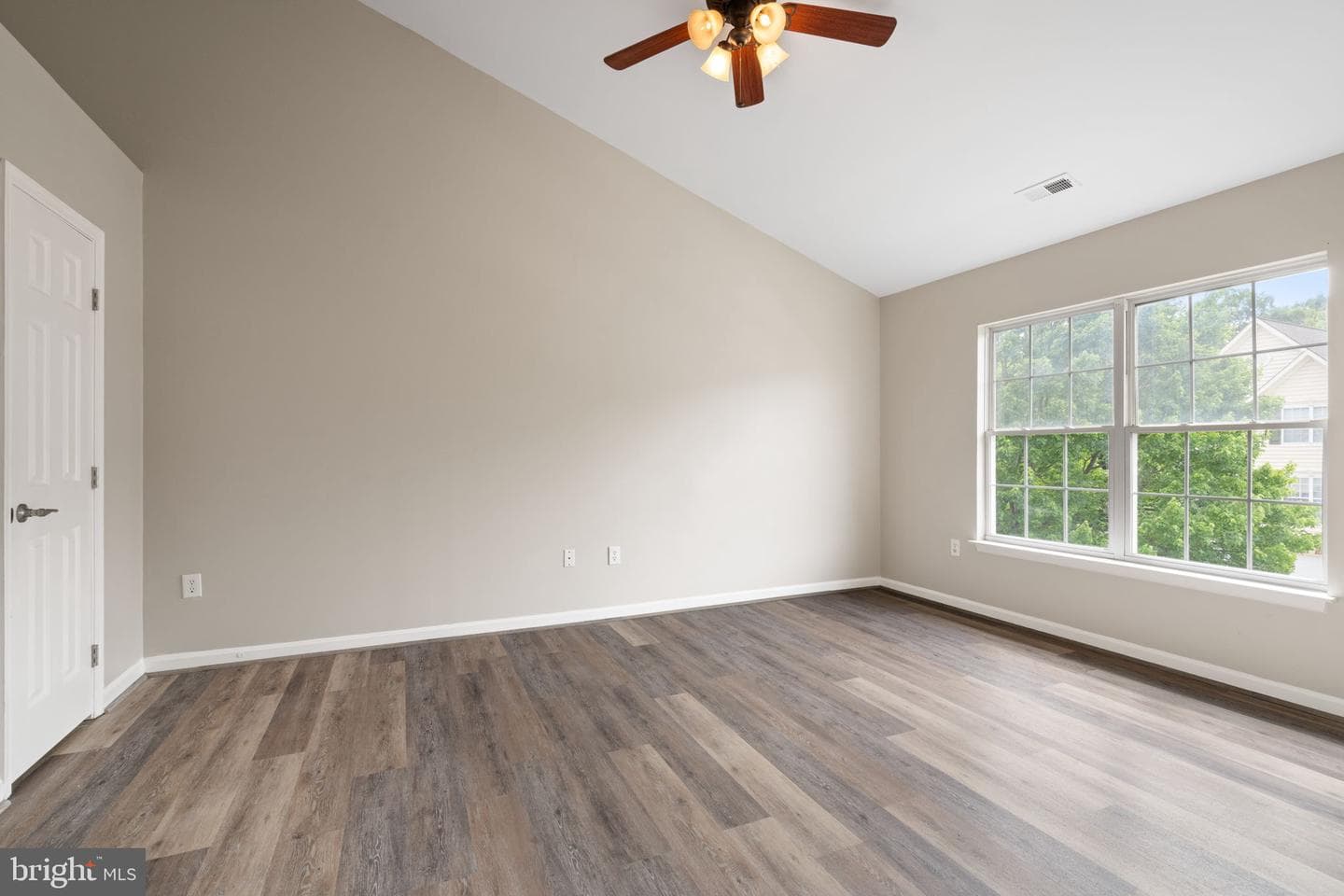 20877 Ivymount Terrace photo 16