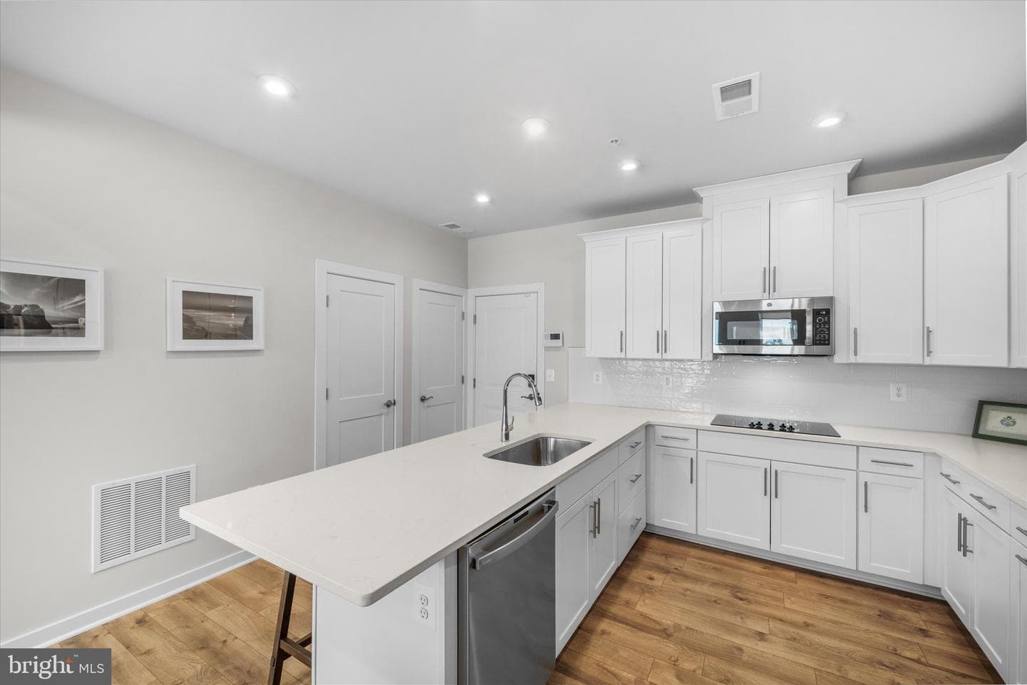 44481 Wolfhound Square photo 5
