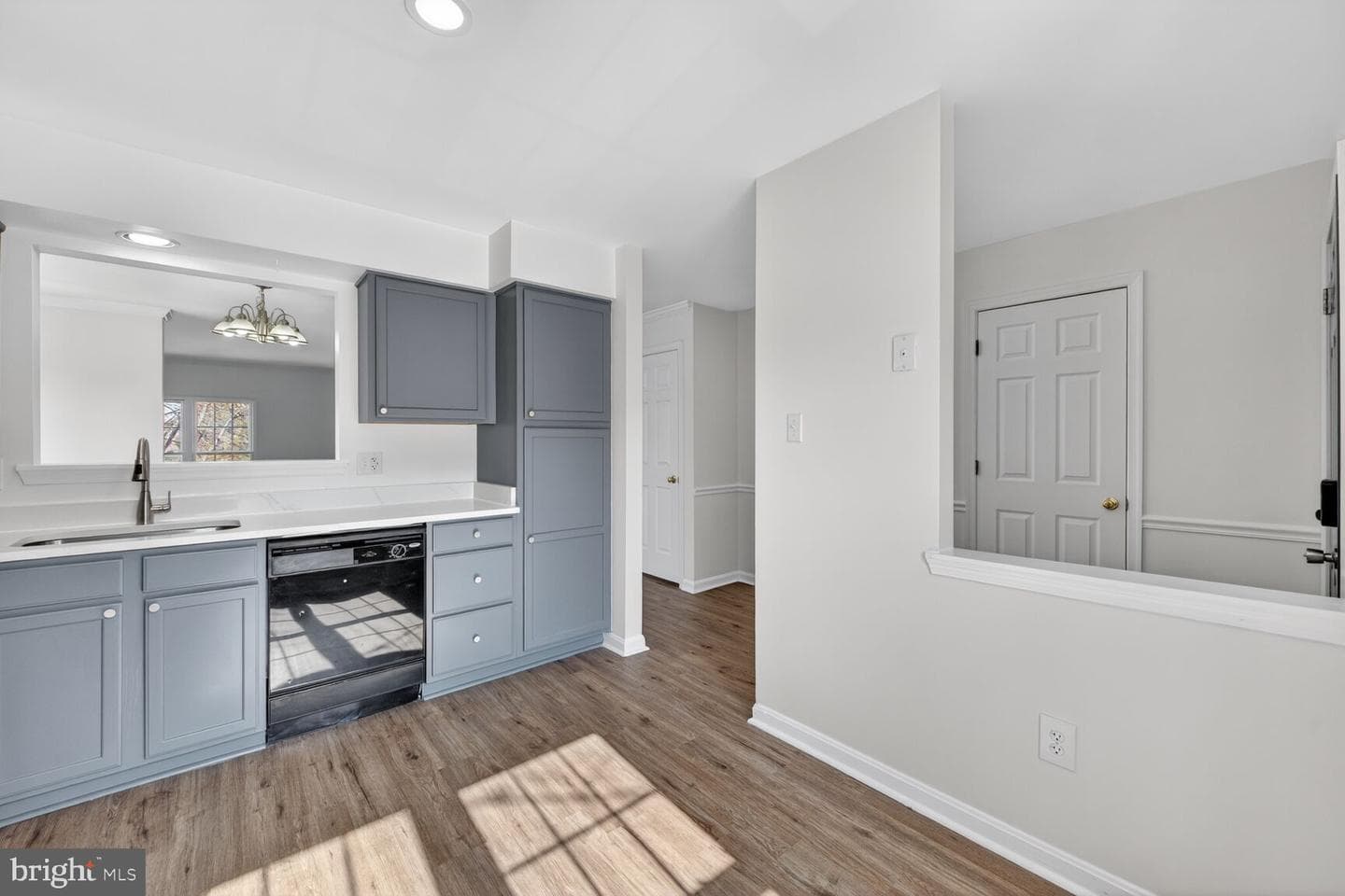 45544 Whitcomb Square photo 10