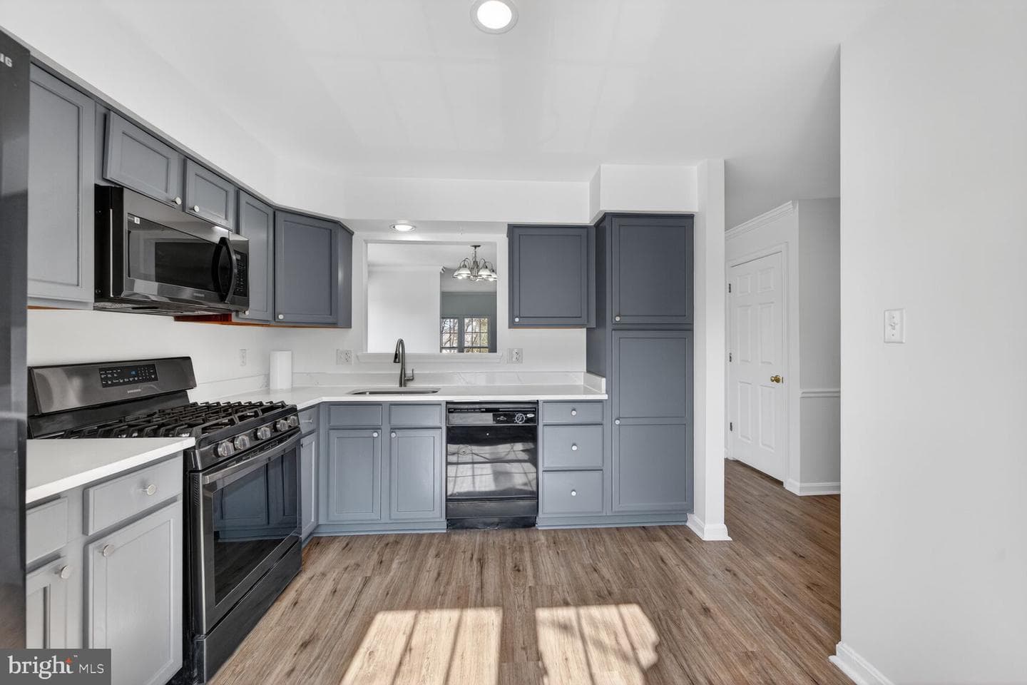 45544 Whitcomb Square photo 11