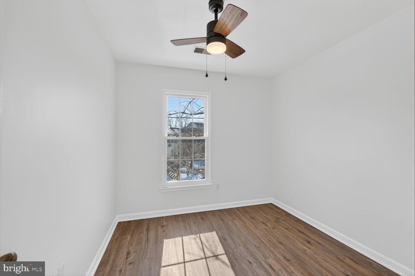 45544 Whitcomb Square photo 17