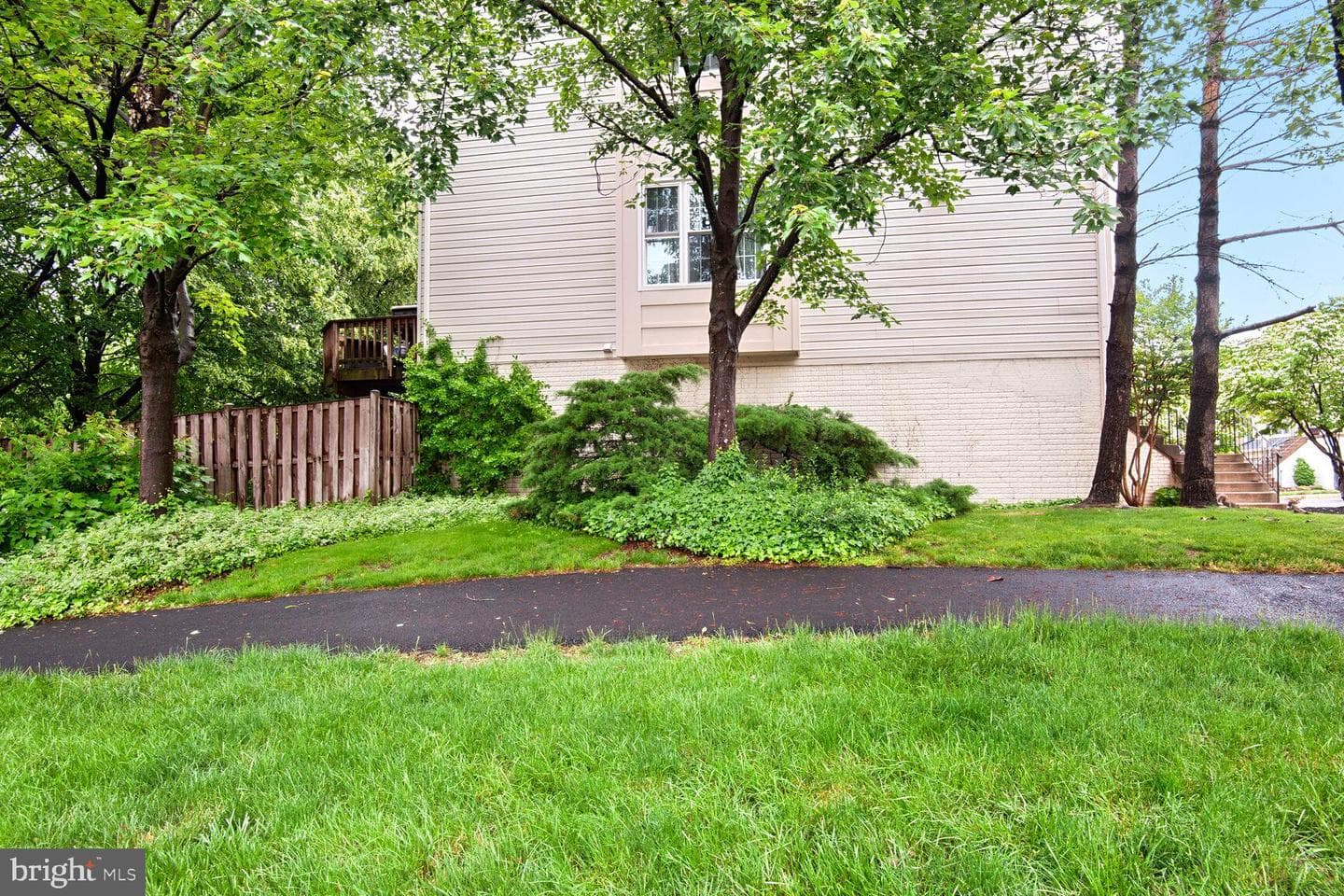 45544 Whitcomb Square photo 27