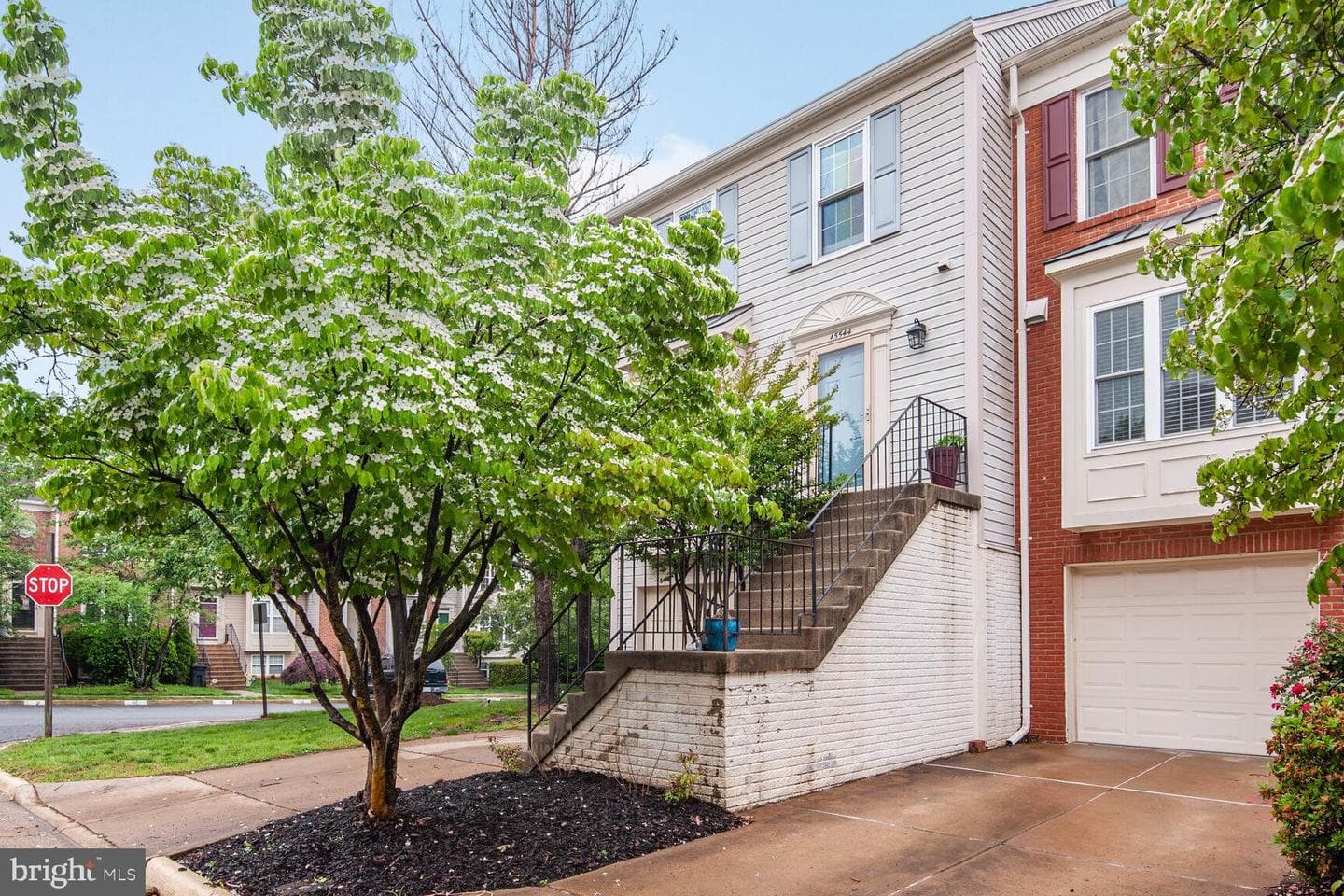 45544 Whitcomb Square photo 4