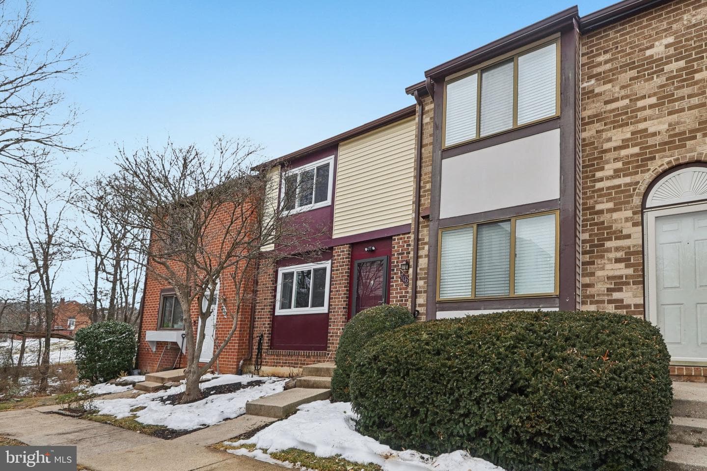 702 Giles Place photo 3