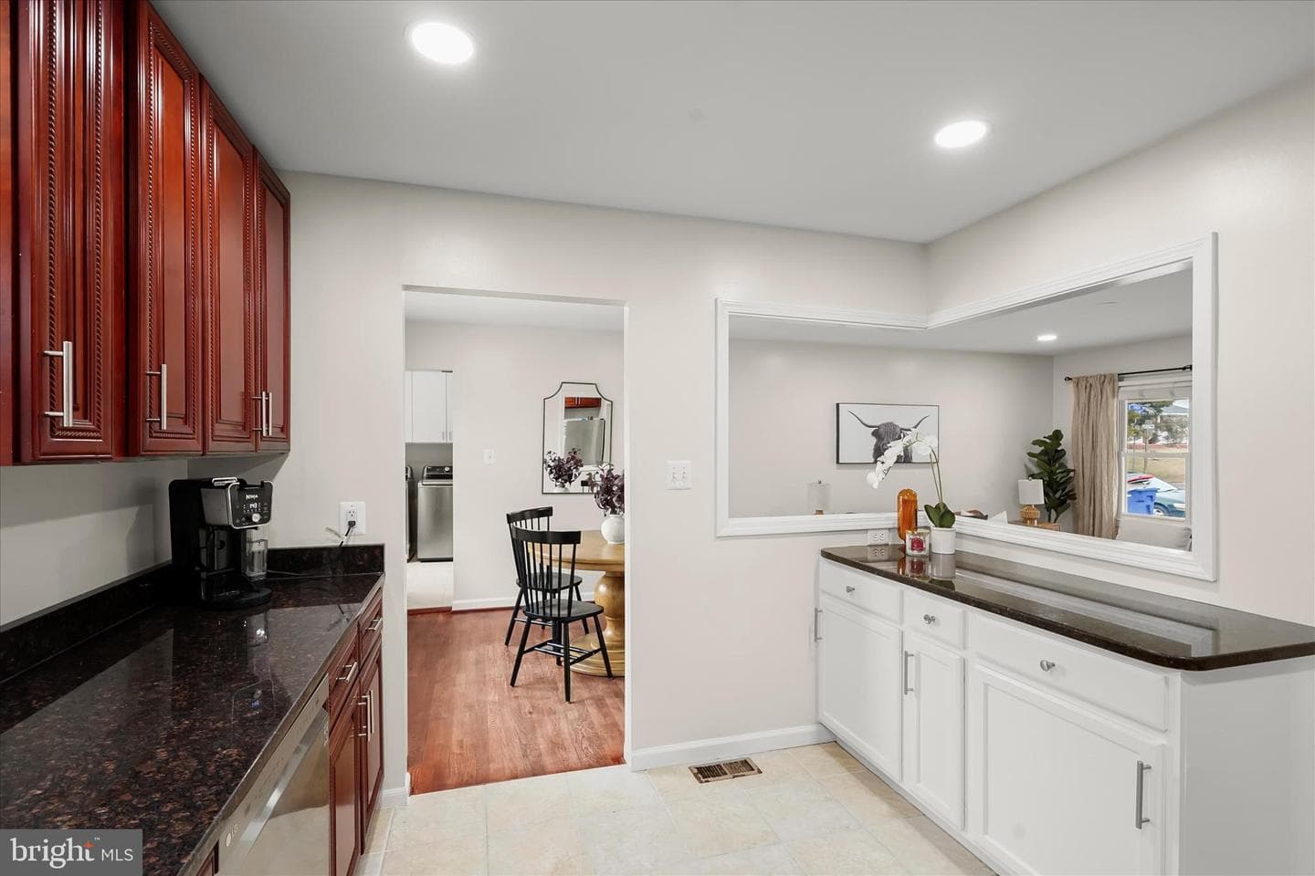 709 W Poplar Road photo 12