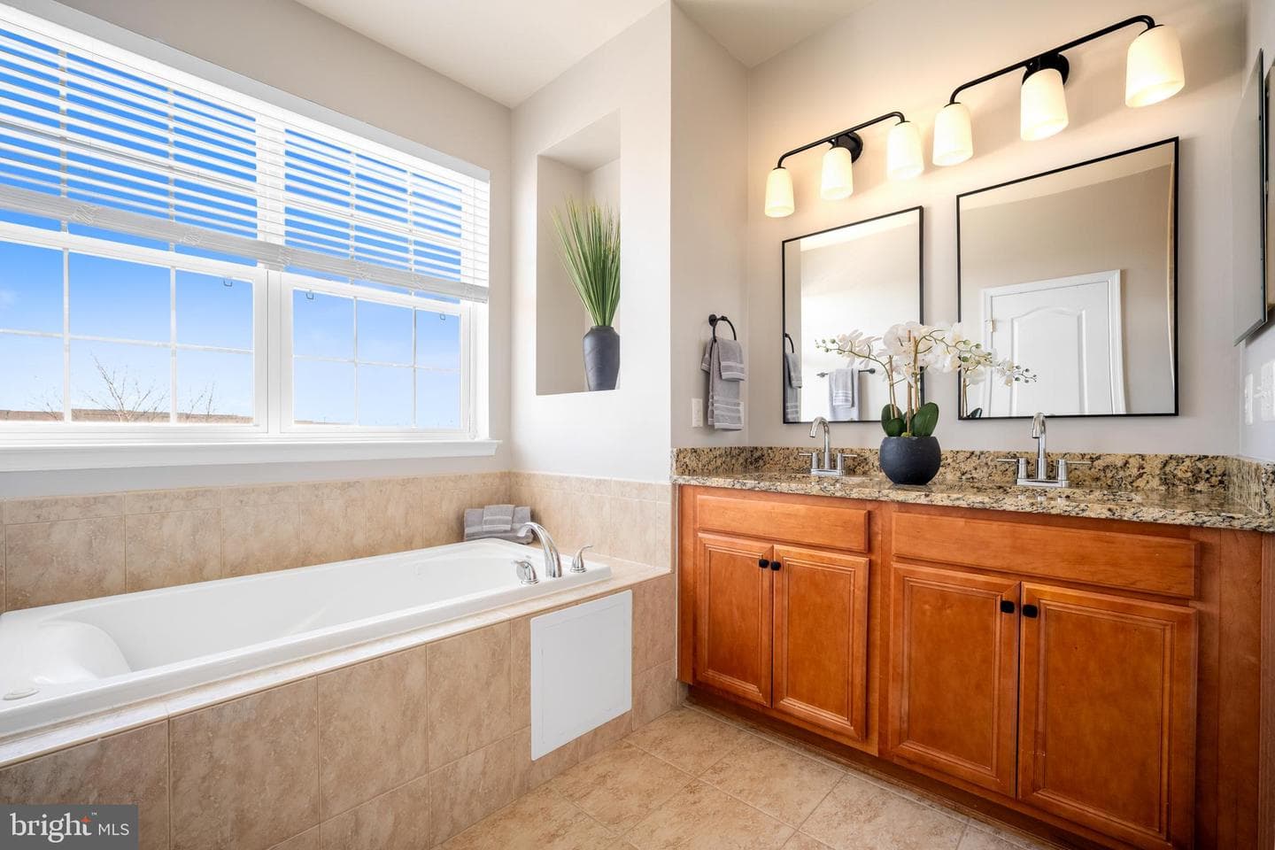 22741 Settlers Trail photo 51