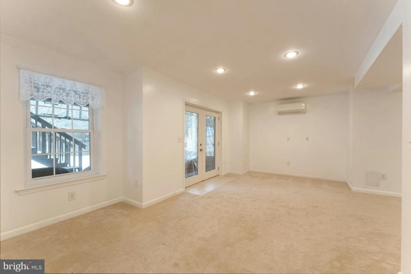 628 Wintergreen Drive photo 37