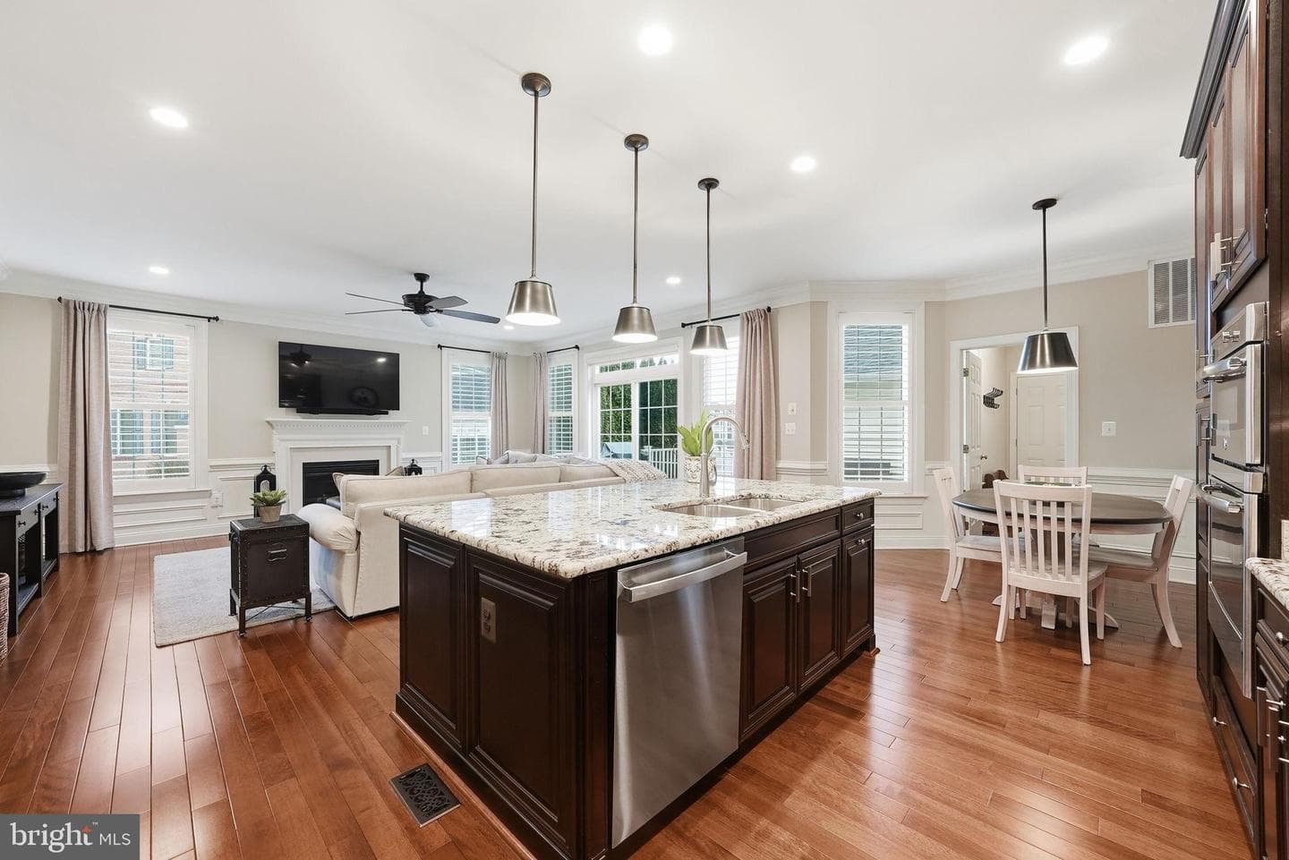 22537 Willington Square photo 19