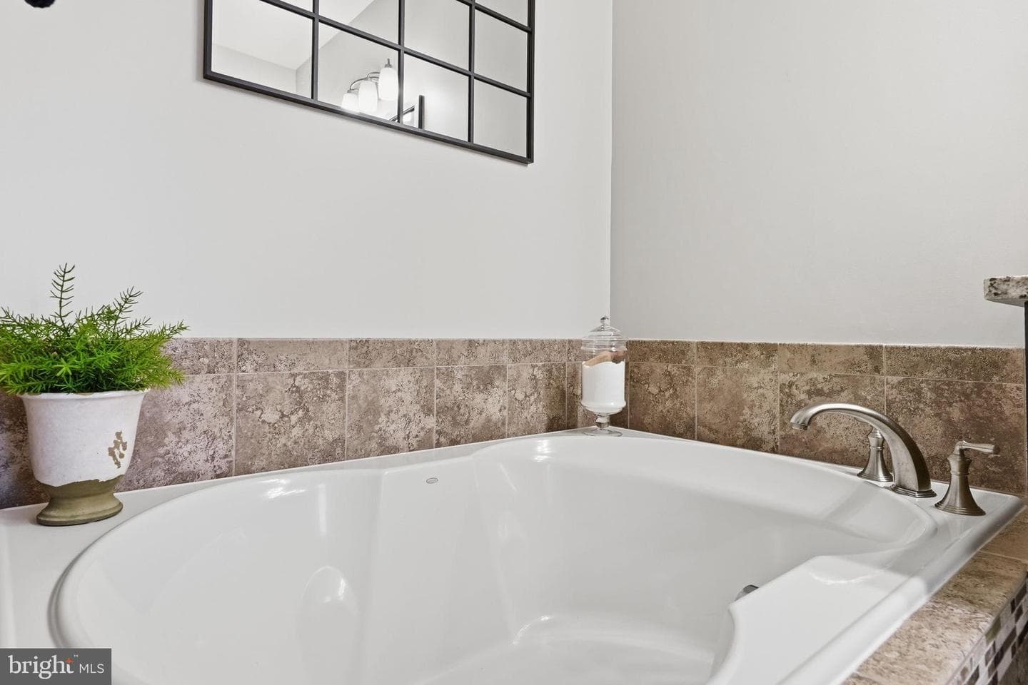 22537 Willington Square photo 31