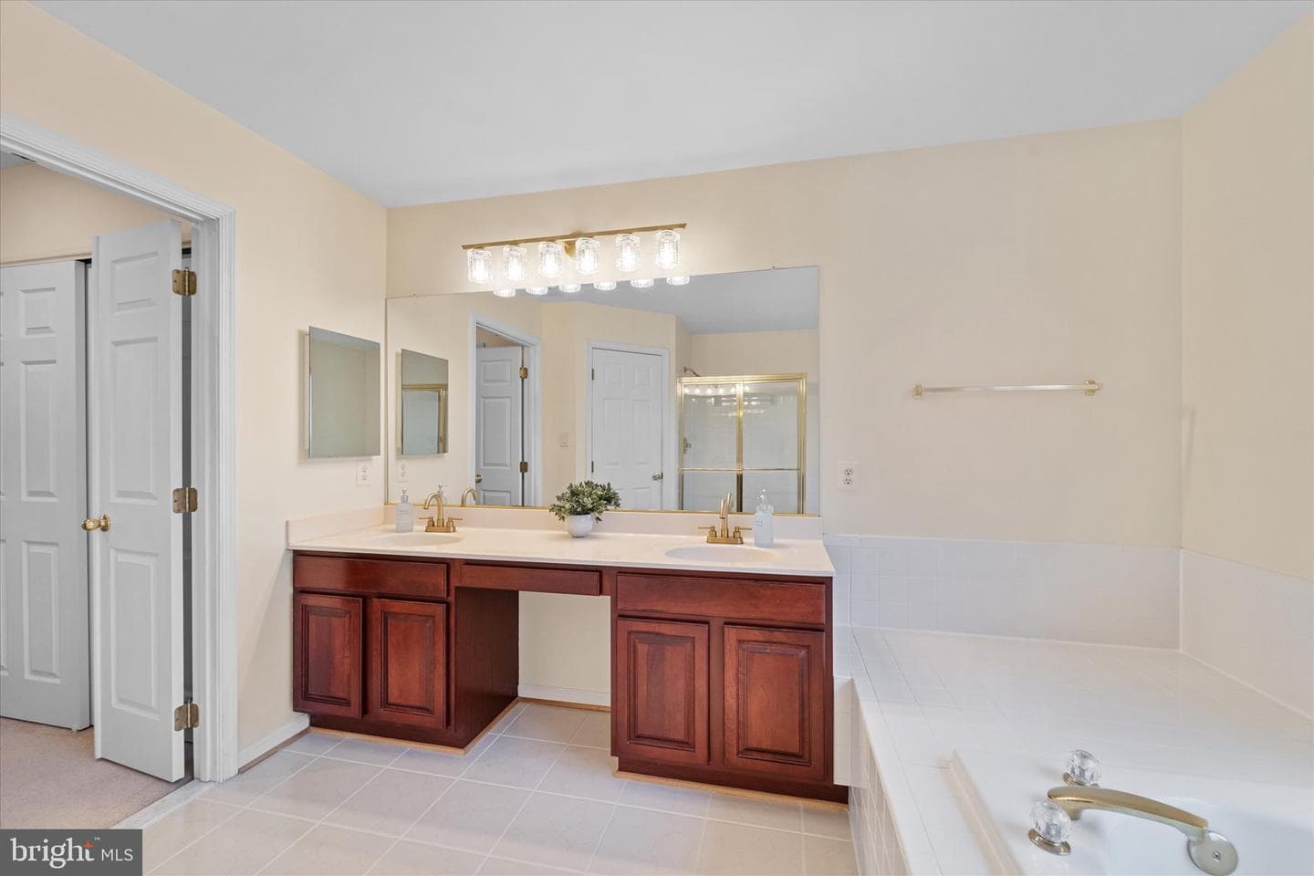 837 Macalister Drive SE photo 35
