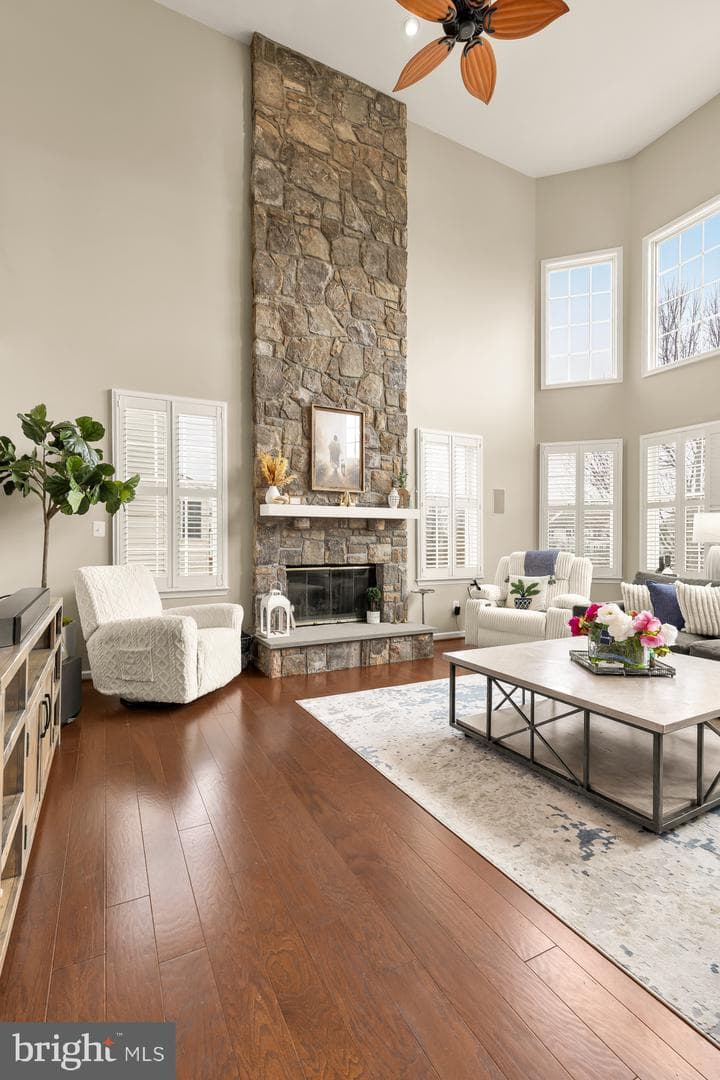 43592 Lucketts Bridge Circle photo 14
