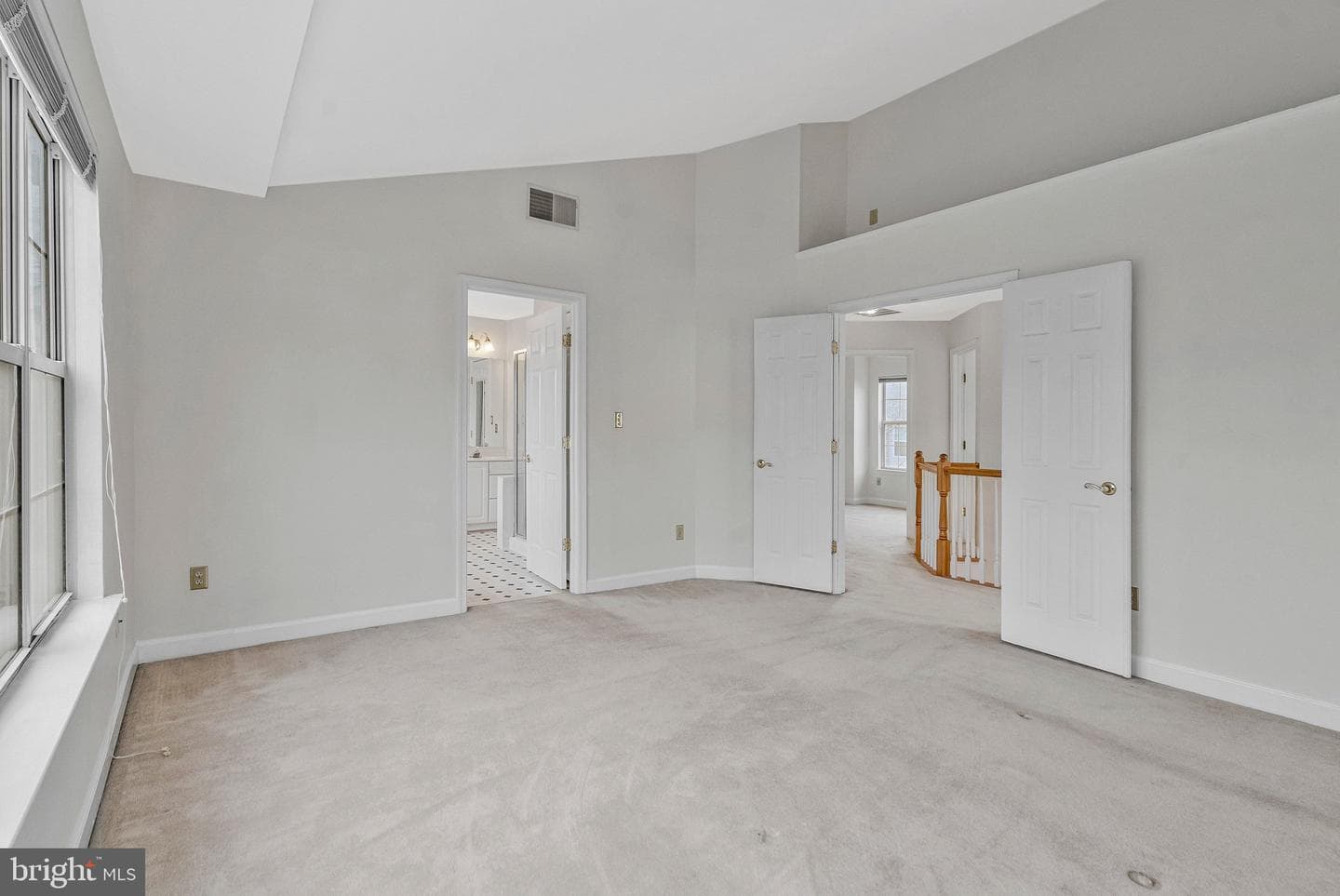 20572 Willoughby Square photo 21
