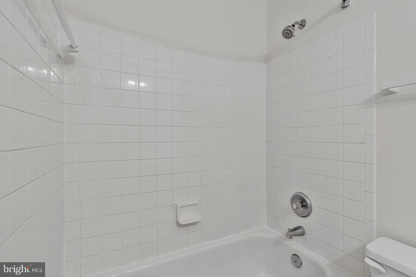 20572 Willoughby Square photo 27