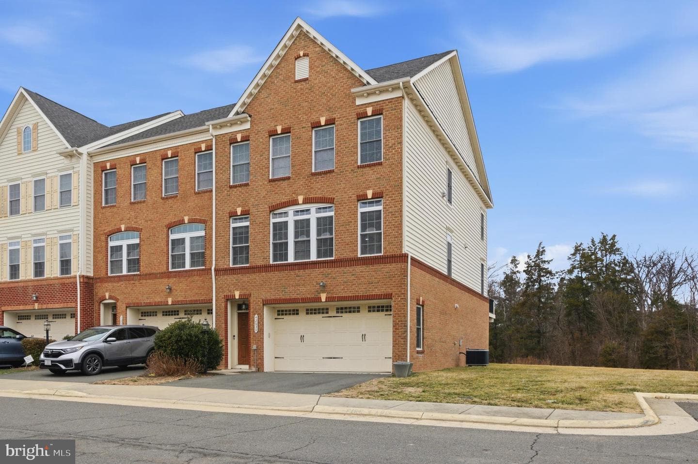 42634 Offenham Terrace photo 2