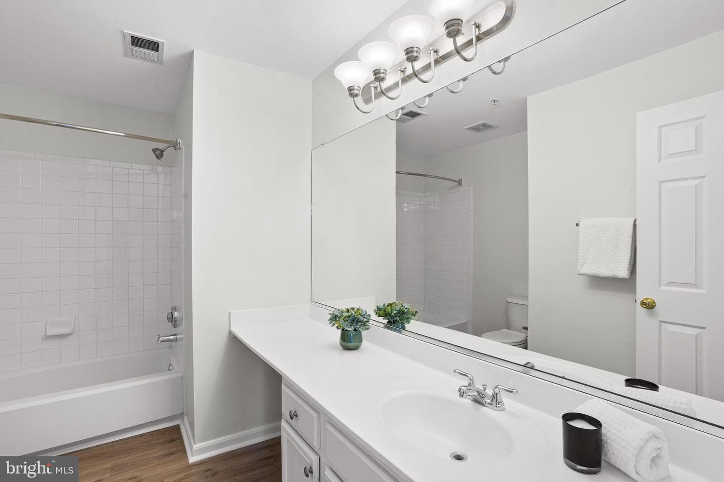 46622 Drysdale Ter # 300 photo 11