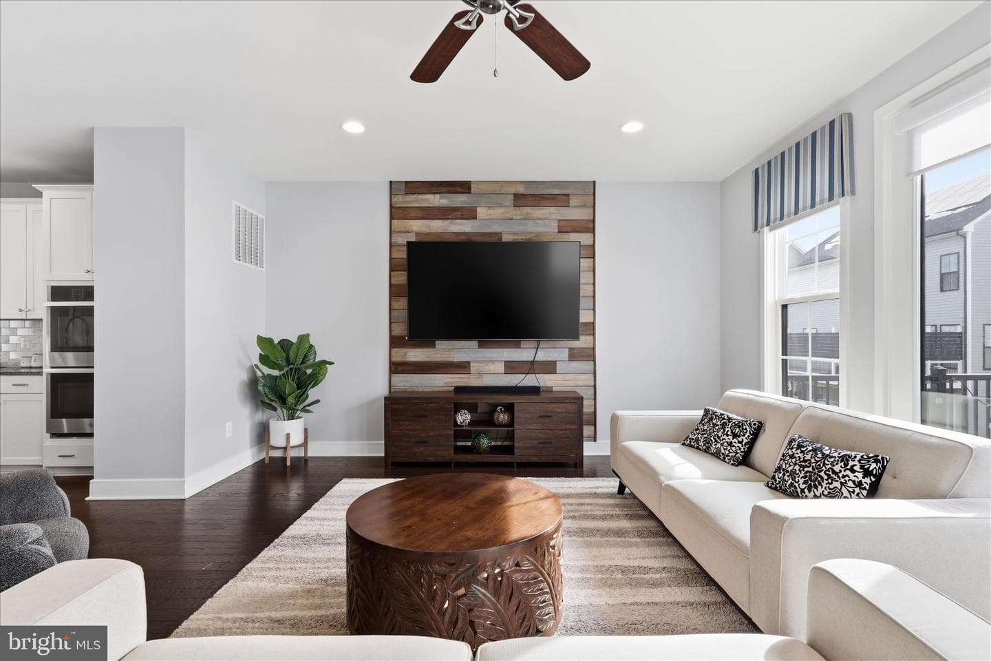 25429 Hartland Orchard Terrace photo 14