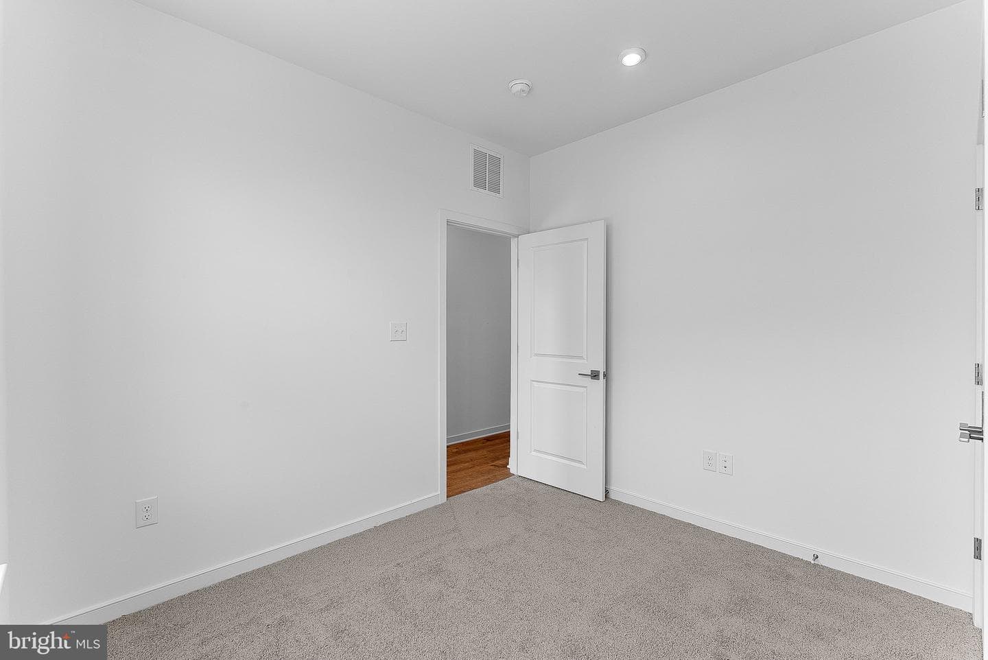 43798 Mystic Maroon Terrace photo 27