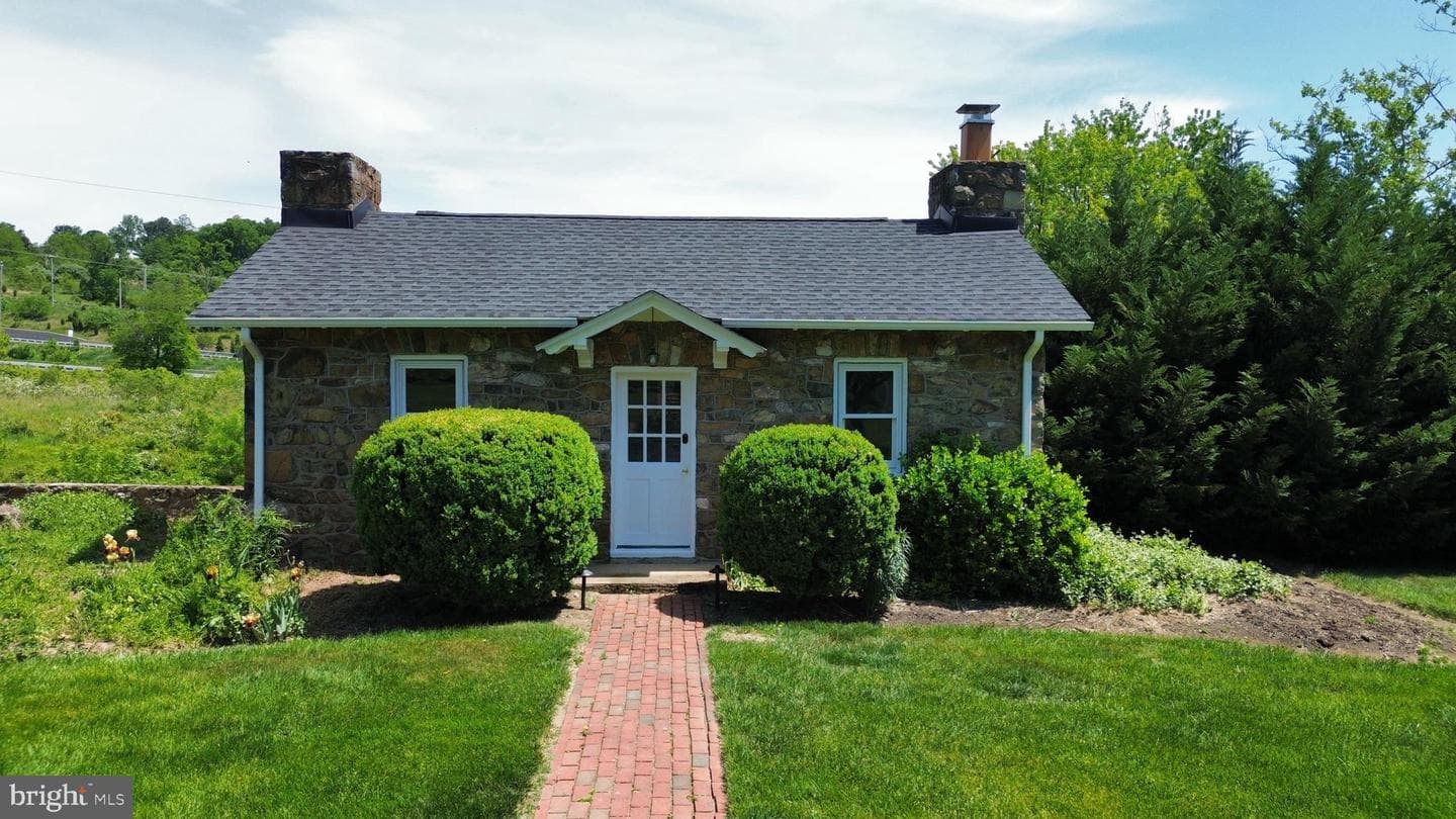 17781 Roxbury Hall Road photo 10