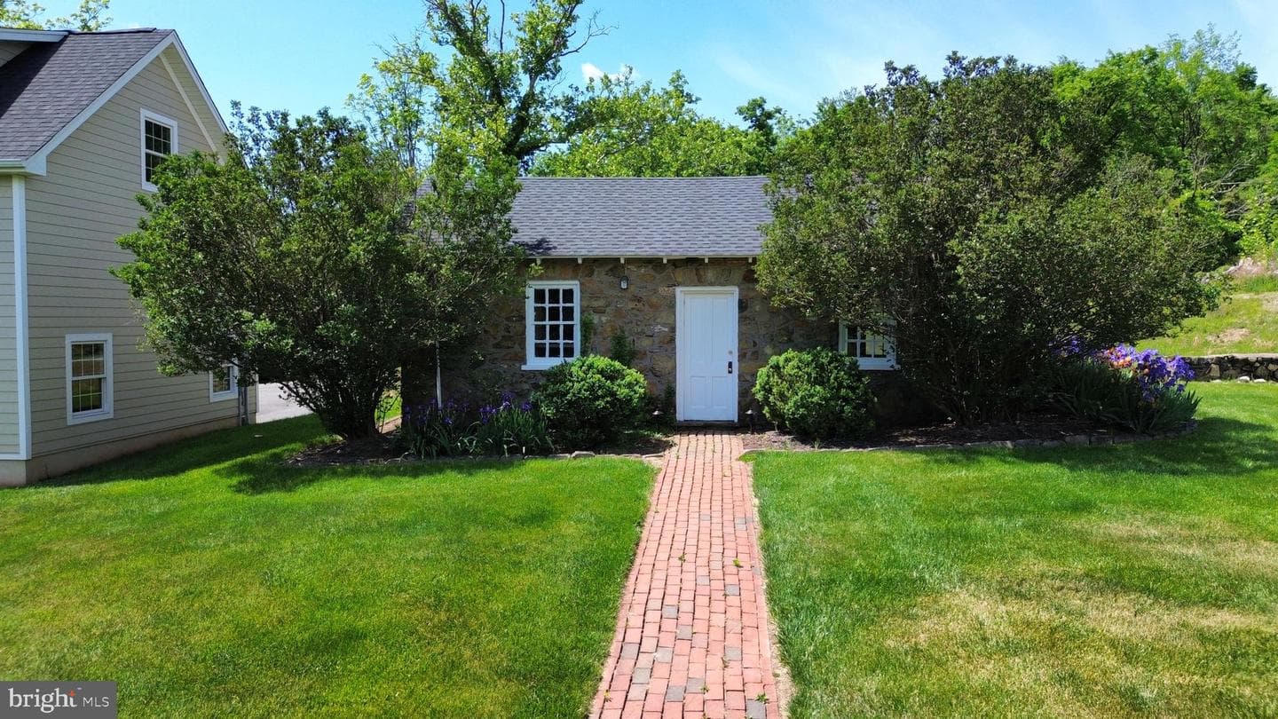 17781 Roxbury Hall Road photo 102