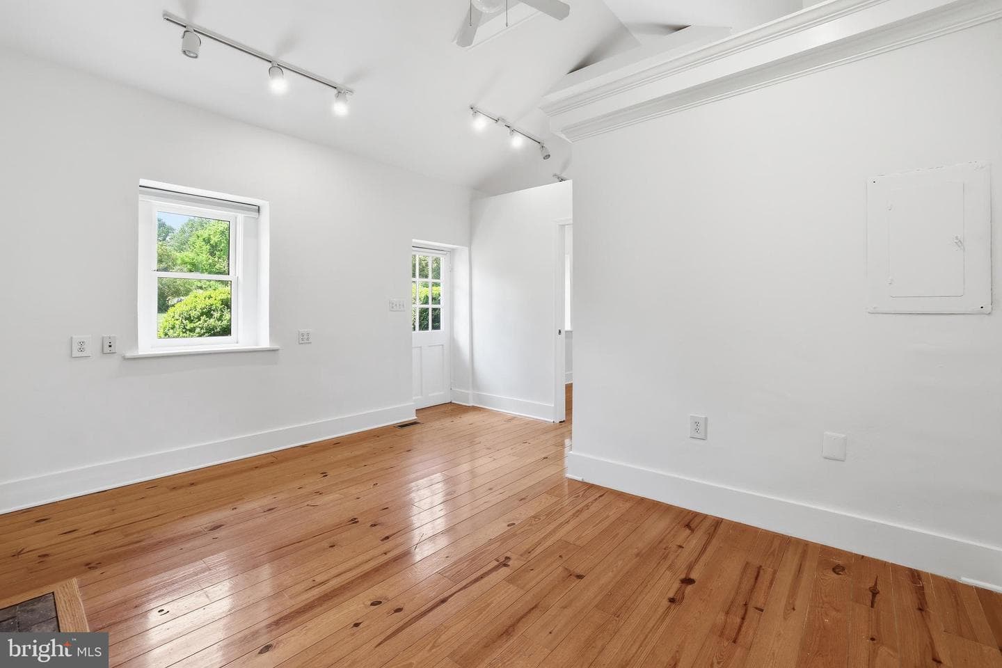 17781 Roxbury Hall Road photo 68