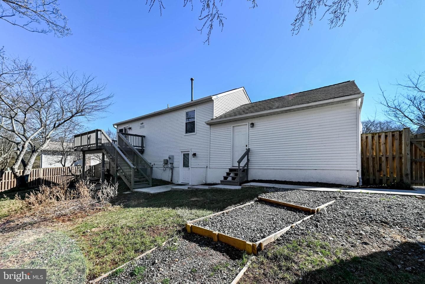 211 Amy Court photo 28
