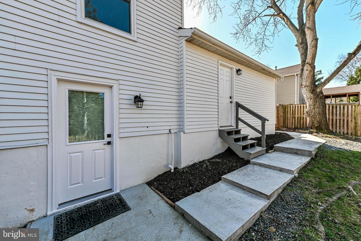 211 Amy Court photo 29
