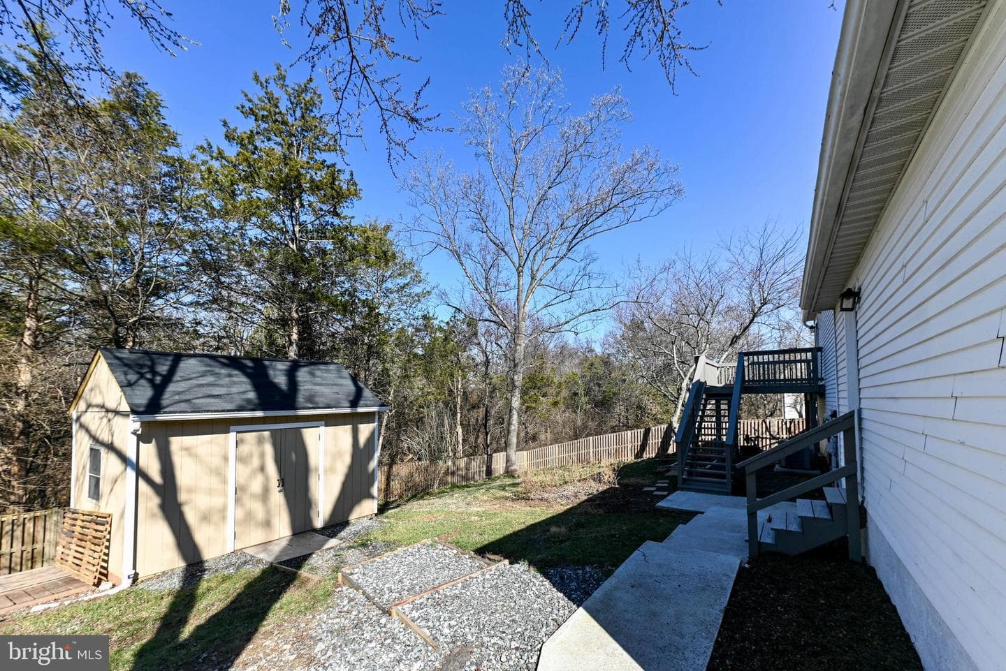 211 Amy Court photo 30