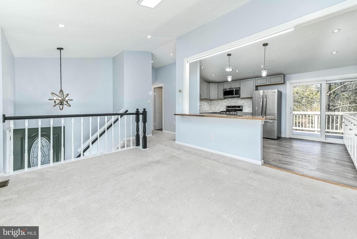 211 Amy Court photo 7
