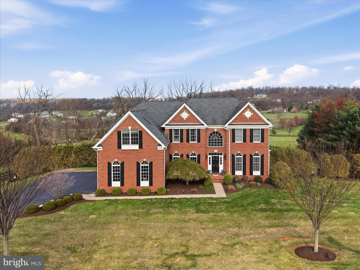15094 Bankfield Drive photo 2