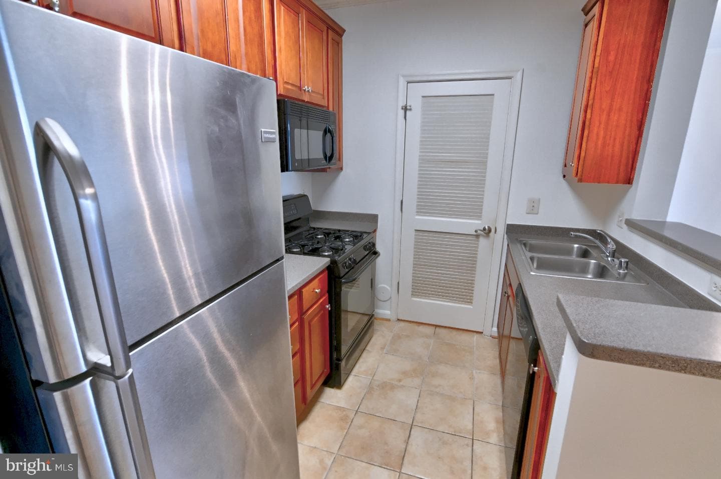 21216 Mcfadden Square #108 photo 14