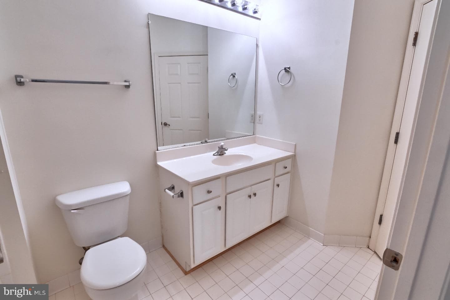 21216 Mcfadden Square #108 photo 35