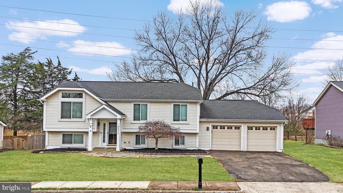 22216 Stablehouse Drive