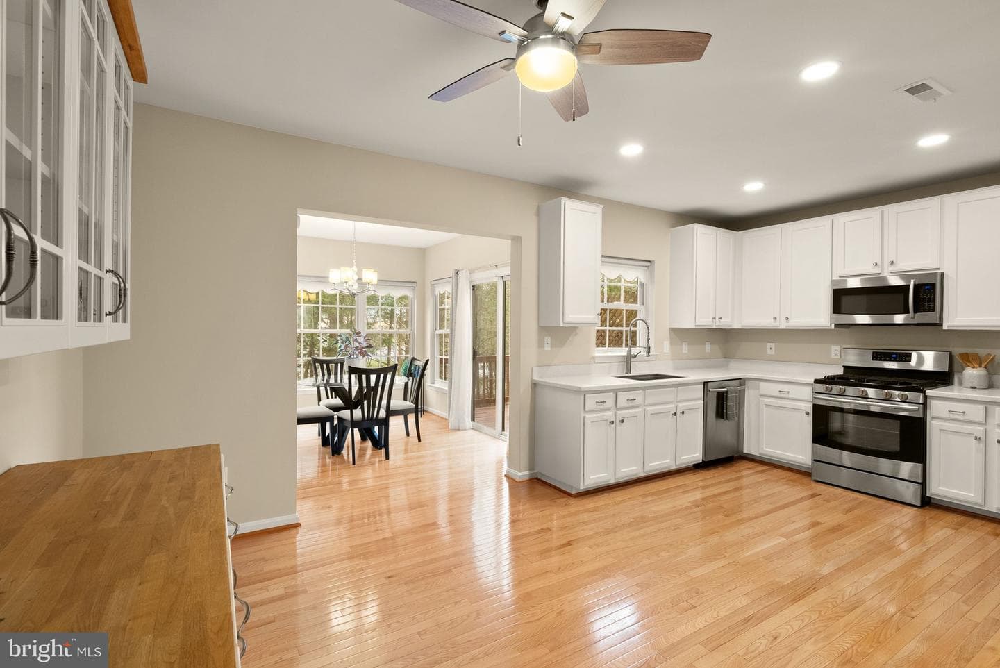 25213 Dunvegan Square photo 12