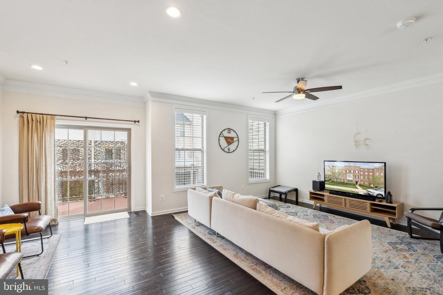 22613 Naugatuck Square photo 14