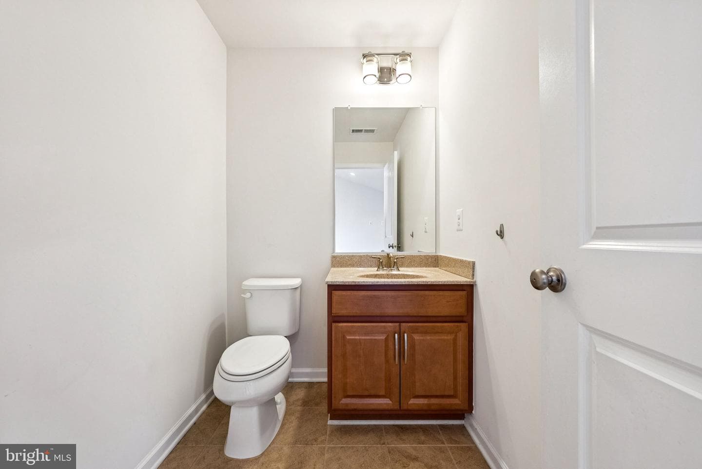 22613 Naugatuck Square photo 24