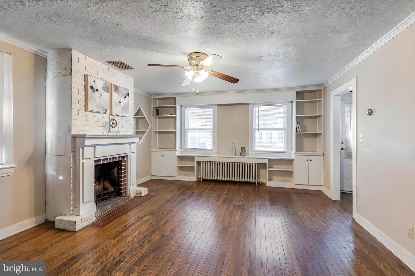 245 W Market Street photo 5