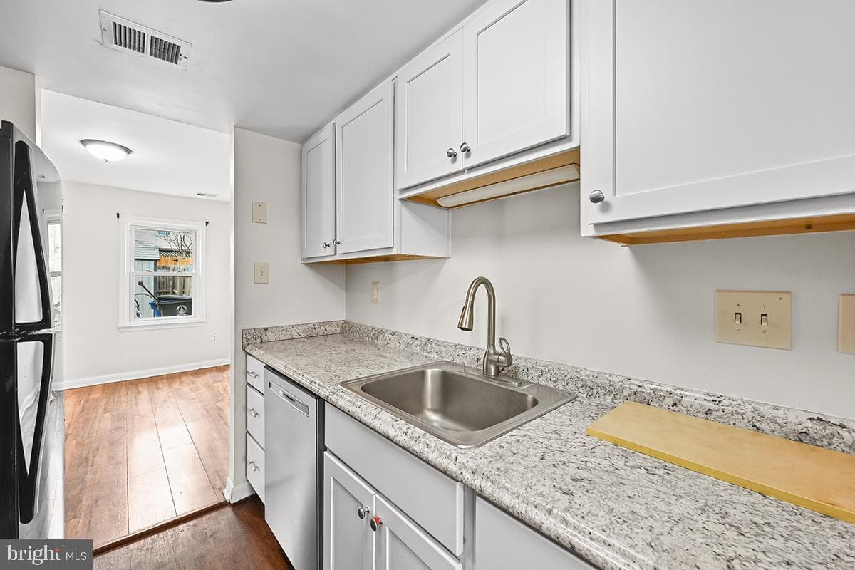 124 Marlow Street SW photo 8