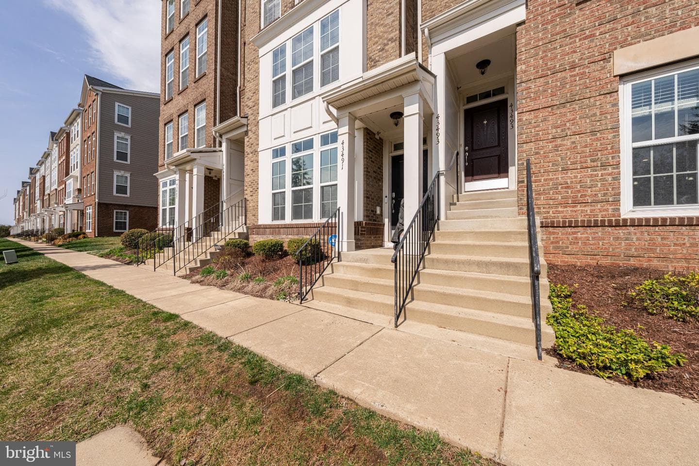 43491 Town Gate Square photo 4