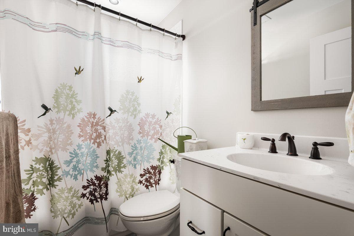 38165 Cobbett Lane photo 32